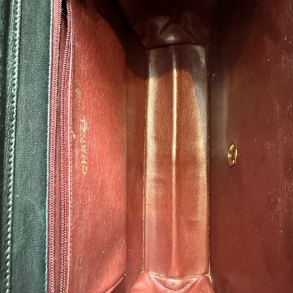 ⭐️RARE CONDITION⭐️ Chanel Medium Classic Flap in Black Quilted Lambskin 24k GHW - Picture 9 of 15